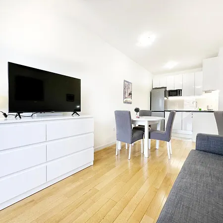 S'akvarel 3 - Private Garage Apartman *