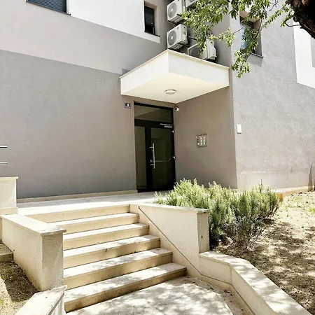 Apartman S'akvarel 3 - Private Garage