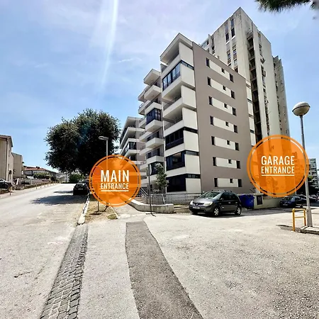 S'akvarel 3 - Private Garage *