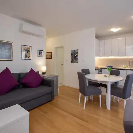 S'akvarel 3 - Private Garage Apartman *