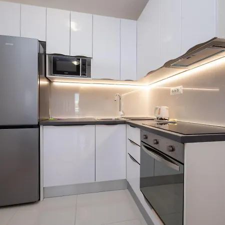 S'akvarel 3 - Private Garage *