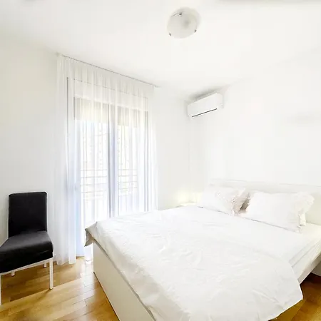 S'akvarel 2 & 3 - Private Garage Apartment Split
