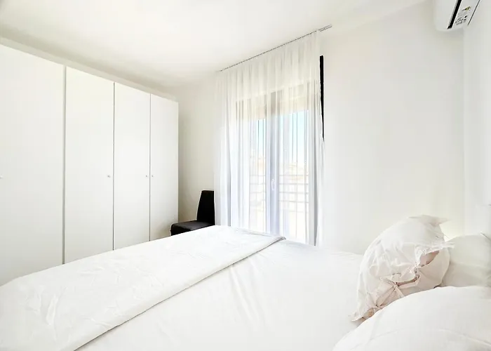 S'akvarel 3 - Private Garage