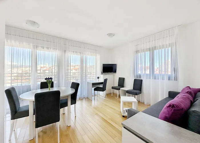 S'akvarel 3 - Private Garage Apartment