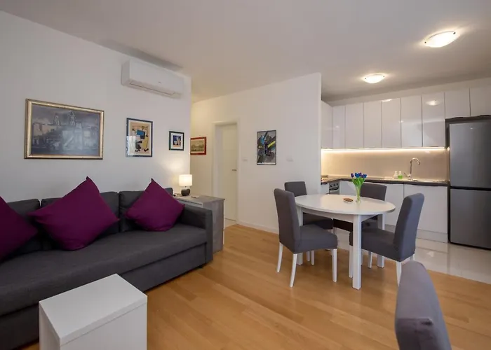 S'akvarel 3 - Private Garage Apartment *