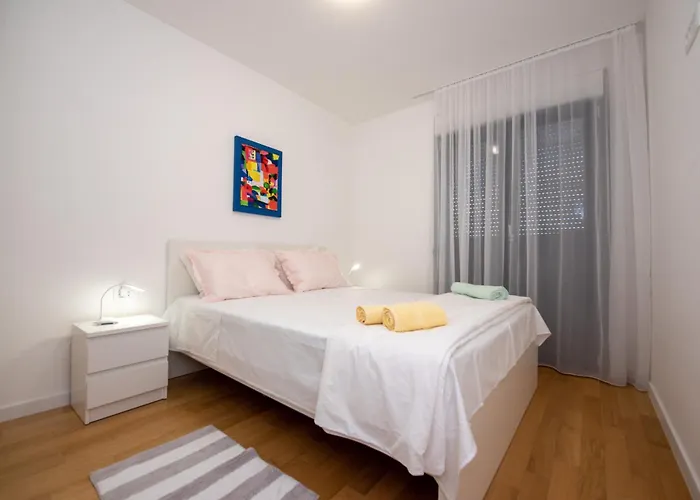 S'akvarel 3 - Private Garage Apartment *