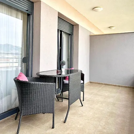 S`akvarel 3 - Private Garage *