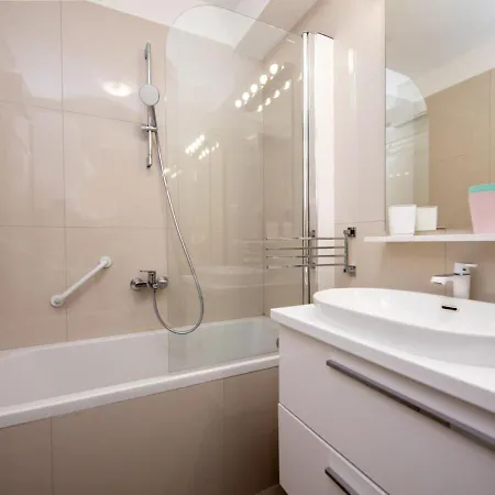 Lägenhet S`akvarel 3 - Private Garage Split